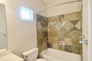 920 W 26th St, Houston, TX 77008 - Photo 8