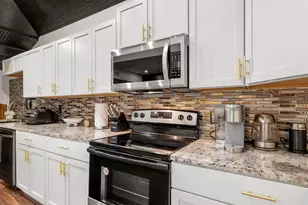 2724 Southmore Blvd, Houston, TX 77004 - Photo 10