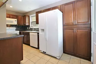 6611 Wayne Johnson Ave, Hitchcock, TX 77563 - Photo 6