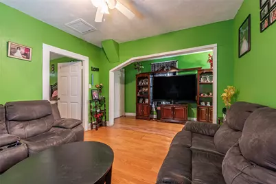 4016 Ursuline Street, Galveston, TX 77550 - Photo 8