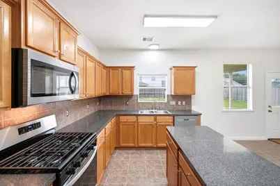 8306 Littlehip Hawthorn Drive, Baytown, TX 77523 - Photo 16