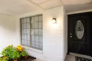 1702 Athens Dr, New Caney, TX 77357 - Photo 2