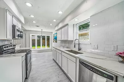 12723 Club Lane, Houston, TX 77099 - Photo 14