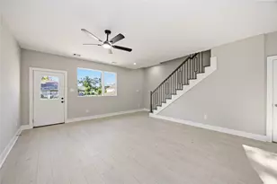 5827 Polly St, Houston, TX 77016 - Photo 10