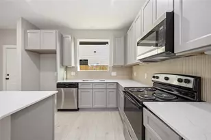 5827 Polly St, Houston, TX 77016 - Photo 8