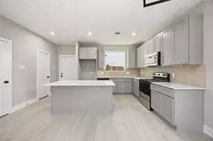 5827 Polly St, Houston, TX 77016 - Photo 4