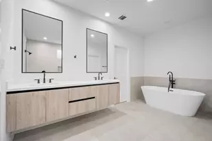 105 Tolima Dove St, Houston, TX 77018 - Photo 20