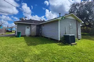 2 Pacific Cir, Orange, TX 77630 - Photo 6