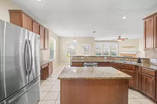 7527 Trail Hollow, Missouri City, TX 77459 - Photo 14