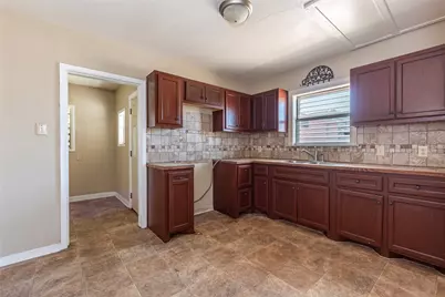 5621 Avenue Q 1/2, Galveston, TX 77551 - Photo 16