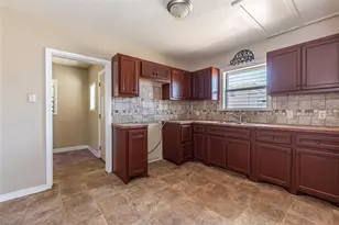 5621 Ave Q 1/2, Galveston, TX 77551 - Photo 16