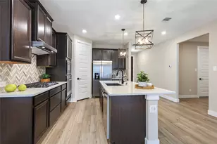 2013 Woodland Pine Ct, The Woodlands, TX 77384 - Photo 6
