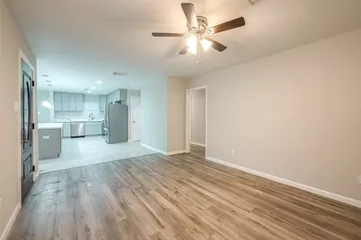 5755 Heron Drive, Houston, TX 77033 - Photo 6