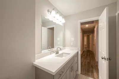 5755 Heron Drive, Houston, TX 77033 - Photo 28