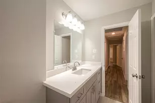 5755 Heron Dr, Houston, TX 77033 - Photo 28