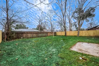 5755 Heron Drive, Houston, TX 77033 - Photo 36