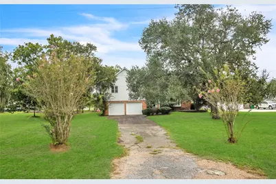 108 Woodland Road, Lake Jackson, TX 77566 - Photo 2