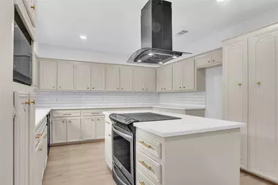 108 Woodland Road, Lake Jackson, TX 77566 - Photo 14