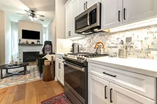 11005 Upland Forest Dr, Houston, TX 77043 - Photo 10