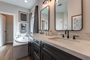11005 Upland Forest Dr, Houston, TX 77043 - Photo 26