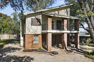 770 Katherene, Bridge City, TX 77611 - Photo 2