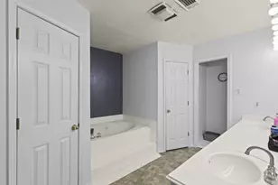 770 Katherene, Bridge City, TX 77611 - Photo 18