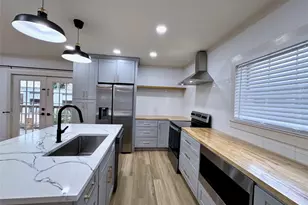 1912 McDuffie, Houston, TX 77019 - Photo 2