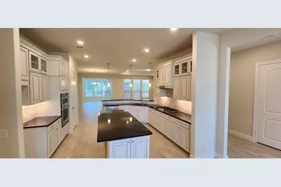 353 Gotland Russ Lane, The Woodlands, TX 77382 - Photo 6