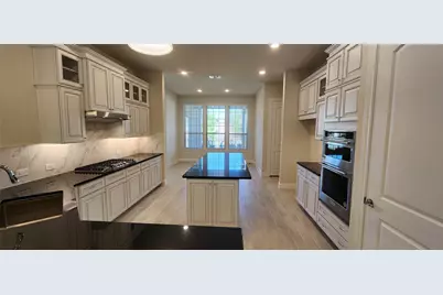 353 Gotland Russ Lane, The Woodlands, TX 77382 - Photo 10