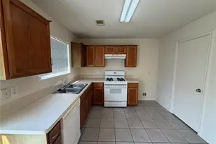 12608 Rio Lindo St, Rosharon, TX 77583 - Photo 10