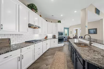 7310 Water Glen Lane, Manvel, TX 77578 - Photo 12