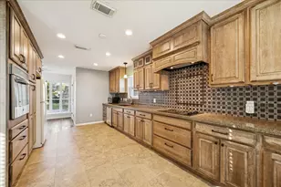 11302 Brook Meadows Ln, Meadows Place, TX 77477 - Photo 14