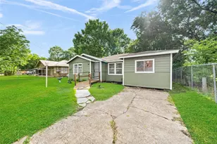 9117 Brandon St, Houston, TX 77051 - Photo 2