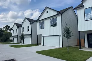 1306 Duff Ln, Houston, TX 77022 - Photo 2