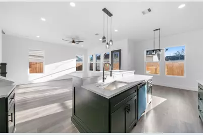 1306 Duff Lane, Houston, TX 77022 - Photo 14