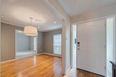 927 Carlingford Lane, Houston, TX 77079 - Photo 2