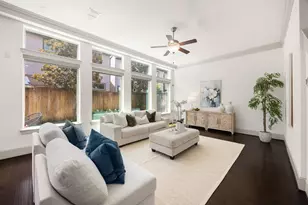 6703 Saxton Manor St, Houston, TX 77055 - Photo 10