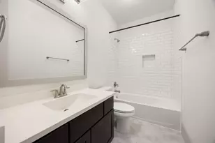 6703 Saxton Manor St, Houston, TX 77055 - Photo 36