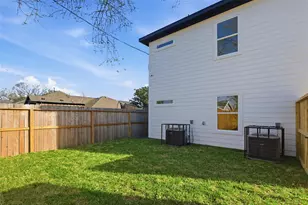 7801 Nashville St, Houston, TX 77028 - Photo 32
