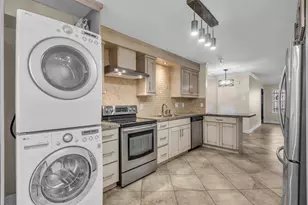 5238 Arboles Dr, Houston, TX 77035 - Photo 6