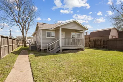 2611 1/2 Violet Street, Pasadena, TX 77503 - Photo 2