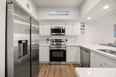 108 April Point Drive S, Montgomery, TX 77356 - Photo 8