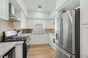 2804 Arlington St, Houston, TX 77008 - Photo 6