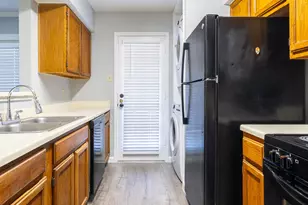 14600 Fonmeadow Dr, Houston, TX 77035 - Photo 10