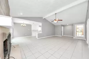 10707 Shannon Hills Dr, Houston, TX 77099 - Photo 18
