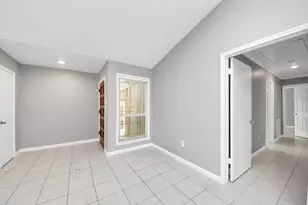 10707 Shannon Hills Dr, Houston, TX 77099 - Photo 30
