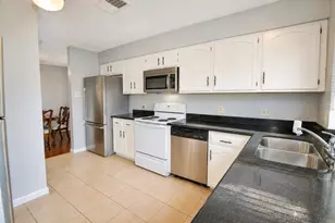 2331 Stillmeadow Dr, Missouri City, TX 77489 - Photo 2