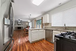 8406 Hot Springs Dr, Houston, TX 77095 - Photo 14