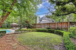 11328 Surrey Oaks Ln, Piney Point Village, TX 77024 - Photo 28