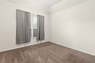 611 Orchid Hill Dr E, Conroe, TX 77301 - Photo 6